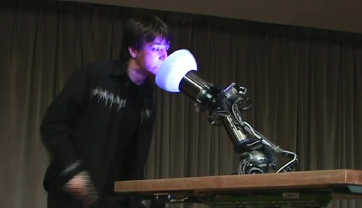 标题：有“灵魂”的机器人
										 学校：TED
										 讲师：盖伊·霍夫曼  