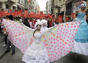 标题：Around the world
										 学校：人民教育出版社
										 讲师：人民教育出版社  