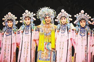 标题：京剧经典剧目鉴赏
										 学校：中国戏曲学院 
										 讲师：周龙  